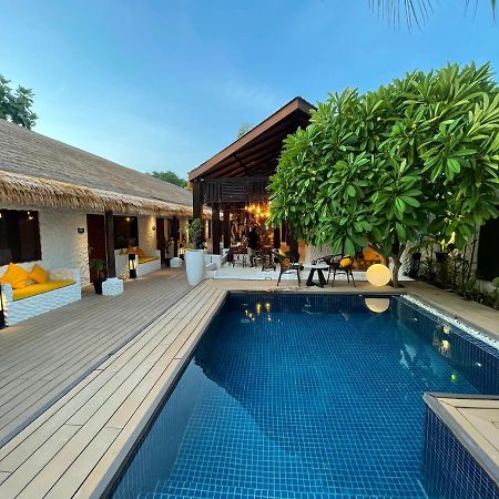 Atholhu Residence Fehendhoo Exterior photo